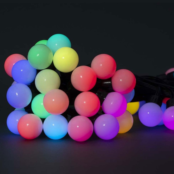 WLAN Partylichterkette RGB 10,8 m mit 48 LED Kugeln Ø 30 mm – App- und Sprachsteuerung, Musikmodus, Timer, für den Aussenbereich IP65