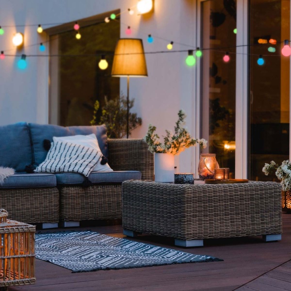 WLAN Partylichterkette RGB 10,8 m mit 48 LED Kugeln Ø 30 mm – App- und Sprachsteuerung, Musikmodus, Timer, für den Aussenbereich IP65