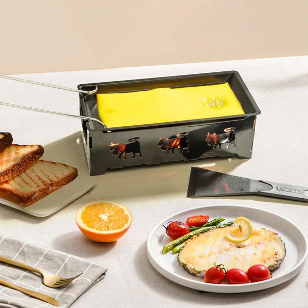 3er-Set Teelicht-Raclette für 1-2 Personen, Set ohne Strom, Teelichter & Schaber, Metall mit originell ausgestanzten Kühen, antihaftbeschichtet