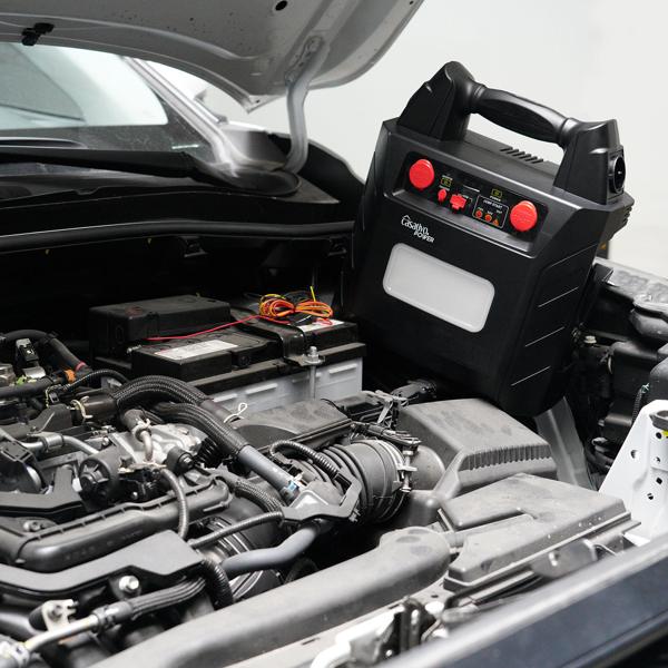 5-in-1 Pkw-Starthilfe 12V/24V (2000A) mit Powerbank 40Ah – Mobiler Batterie-Booster mit 230V-Steckdose, 12V-Ausgang & LED-Leuchte