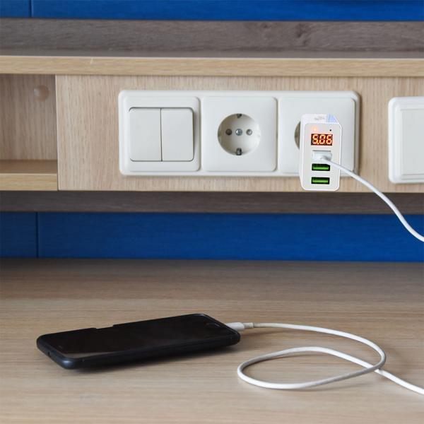 Effizientes Multi-Port USB Ladegerät mit 3 USB-A Ports & LED-Display, je 5 V/2,4 A, 3 Geräte gleichzeitig, für iPhone, Airpods, Samsung, Android, etc