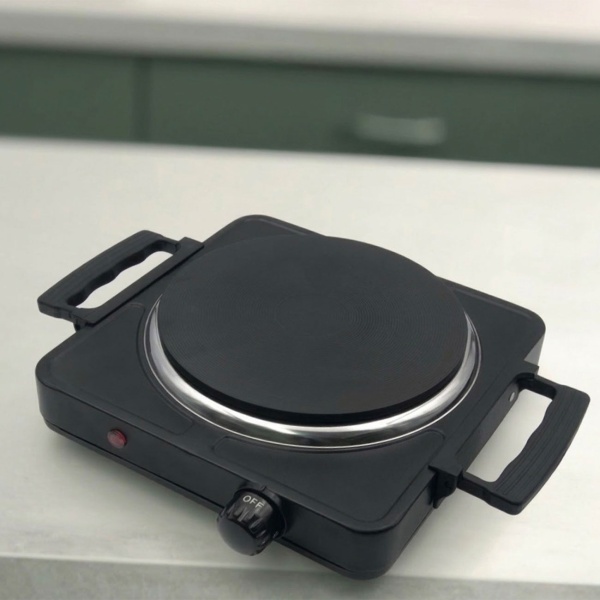 Einzelkochplatte 1500 Watt schwarz, elektrische Kochplatte mit Gusseisenplatte, Drehregler und Griffen, mobile Herdplatte für Camping und Büro