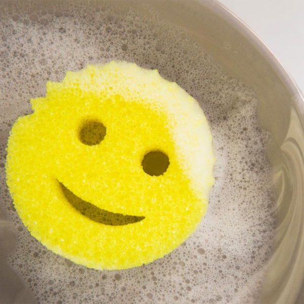 Scrub Daddy Original Reinigungsschwamm, Smiley Spülschwamm mit FlexTexture, hart in kaltem und weich in warmem Wasser, kratzfrei, spülmaschinengeeignet