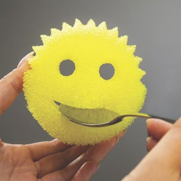 Scrub Daddy Original Reinigungsschwamm, Smiley Spülschwamm mit FlexTexture, hart in kaltem und weich in warmem Wasser, kratzfrei, spülmaschinengeeignet