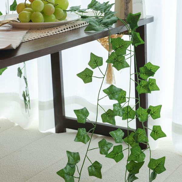 Efeu Deko Girlanden, 24er-Set, Kunstoff und Textilfasern, täuschend echt, jeweils 2,2 m Länge und 81 Blätter zur stilvollen Wanddekoration