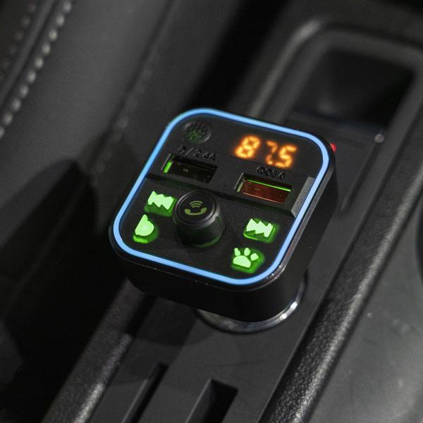 FM Transmitter mit Bluetooth 5, USB-A Ladeports und Freisprechfunktion, Drahtloser Auto Radio Adapter m. Media Player für den Zigarettenanzünderanschluss