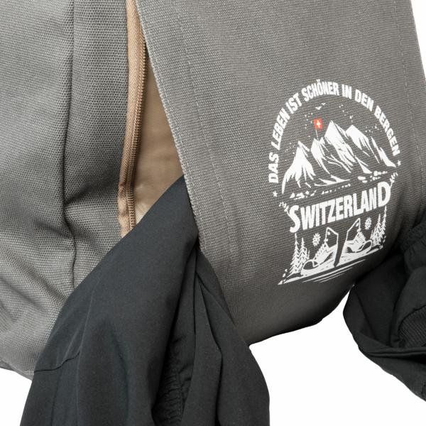 Hochwertiger HALFAR® Marken-Rolltop-Rucksack, anthrazit, mit einzigartigem Design-Aufdruck. Komfortabel, langlebig, perfekt für jedes Abenteuer
