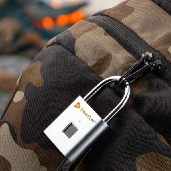 Schlüsselloses Vorhängeschloss (silber) – Fingerabdruck-Zugang für bis zu 10 Personen, Akku-Betrieb – Maximale Sicherheit & Komfort