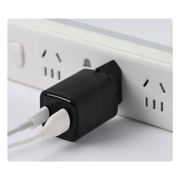 Leistungsstarkes USB Netzteil Dual Port, USB-C und USB-A, 33 Watt Schnellladegerät, schwarz, Power Delivery und Quick Charge