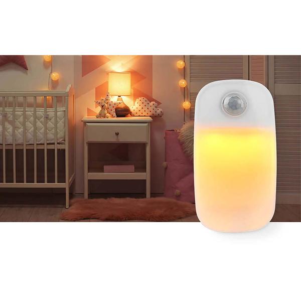 Energieeffizientes Plug-in LED Nachtlicht mit Bewegungssensor und Dämmerungssensor, Praktisch für die Steckdose, Orientierungslicht, warmweiss