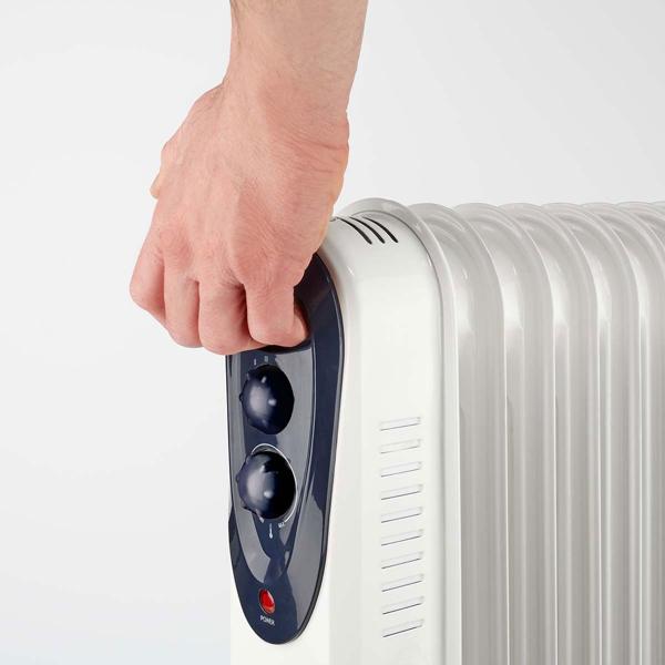 Mobiler 9-Rippen Ölradiator, (23,9x62,5x36,8 cm), 800-2000W: Heizkörper mit Rollen, weiss, für flexible Wärme, leistungsstark und praktisch
