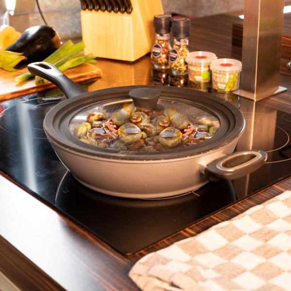 Universaldeckel Glas mit Silikonring - für Töpfe & Pfannen 16/18/20 cm - schützt vor Kratzern - spülmaschinenfest - 417g - mit Entlüftungsloch