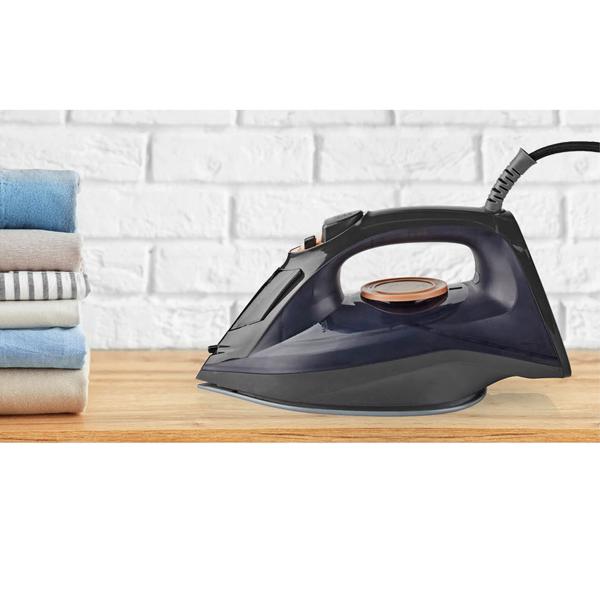 Dampfbügeleisen 2200 W, Kunststoff, Keramische Sohle, 260 ml Wassertank