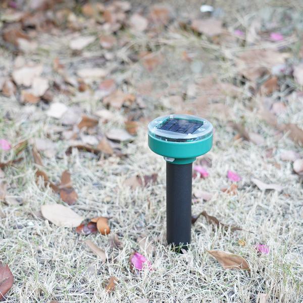 Hocheffizienter Maulwurf- und Wühlmaus-Vertreiber, 16er Mega Spar Pack, Erdspiesse, solarbetrieben, bis 11200 m², IP44, umweltschonend, ohne Chemie