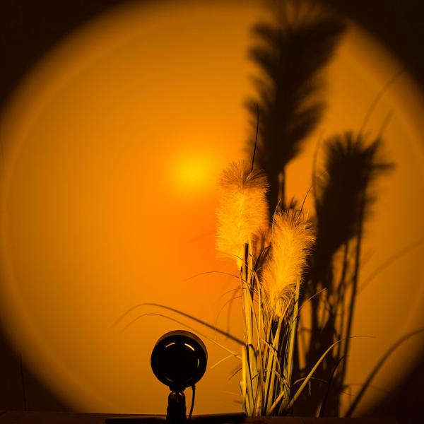 Sonnenuntergang Lampe 7W LED Stimmungslicht Sunset - Romantische Atmosphäre Schlafzimmer Wohnzimmer - Farbverlauf Orange Rot Blau Lila - Höhe 29 cm
