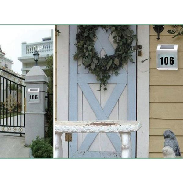 LED Hausnummernleuchte Solar - Beleuchtet mit Zahlen & Buchstaben - IP44 Aussenbereich - Modernes Design - Einfache Installation - 2 LEDs