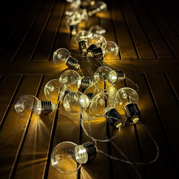 Solar-LED-Lichterkette mit 20 warmweissen LEDs in Glühbirnenform, 3,8 m, wetterfest, energiesparend, für Garten, Balkon & Terrasse, IP44