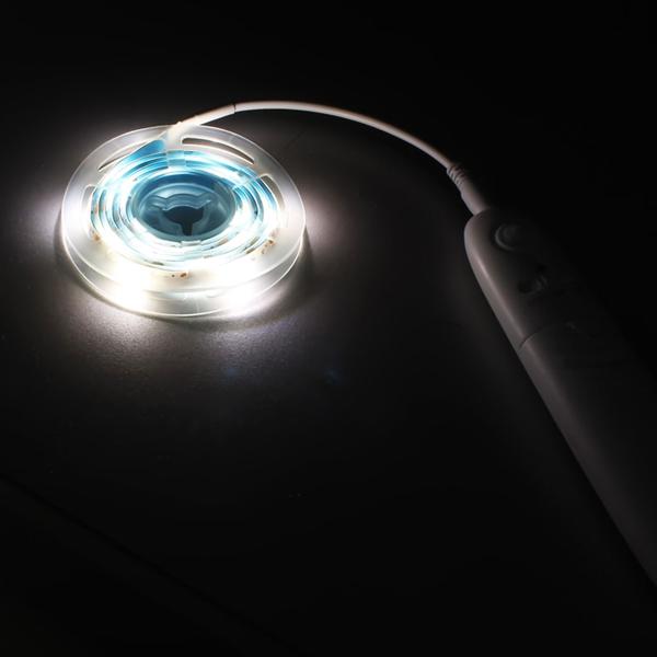 LED-Streifen mit Bewegungsmelder – 3m, 90 warmweisse LEDs – energiesparend, selbstklebend & vielseitig einsetzbar – für Schrank, Treppe & Schlafzimmer