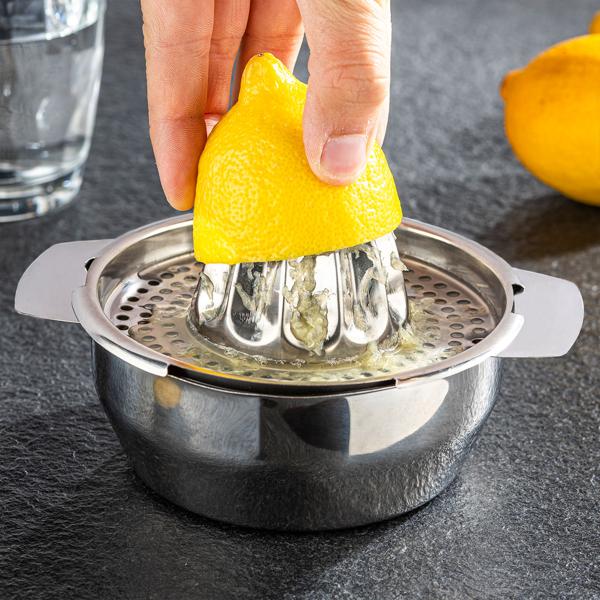 Zitronenpresse Manuell Edelstahl - Für frisch gepresste Fruchtsäfte mit Sieb & Auffangschale - Hygienisch, rostfrei, spülmaschinengeeignet, 16.5x13x10cm