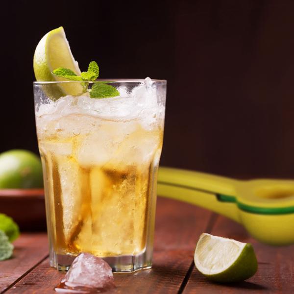 Manuelle 2in1 Zitruspresse für Zitronen & Limetten - 2 Einsätze - Abwaschbar & Spülmaschinenfest - Rostfreies Aluminium - Gelb-Grün - Für Home & Outdoor