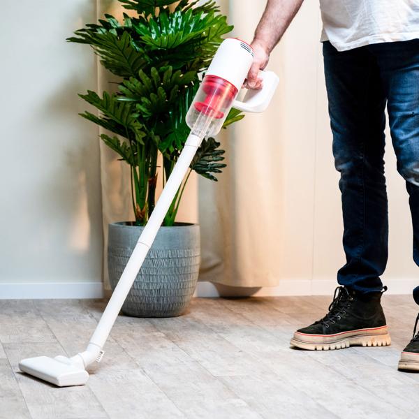 Kraftvoller 2-in-1 Akku-Staubsauger: Kabelloser Zyklon-Staubsauger & Handstaubsauger, beutellos (80W, 6kPa) – weiss/rot