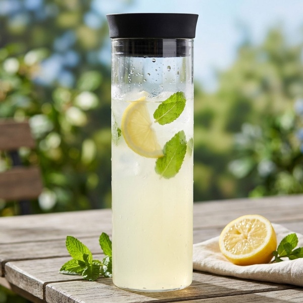Borosilikatglas Glaskaraffe 1L - Ideal für Säfte, Limonaden, Eistee - Mit Sieb & Silikondeckel - Automatischer Verschluss - Ø 8 x 27.5 cm