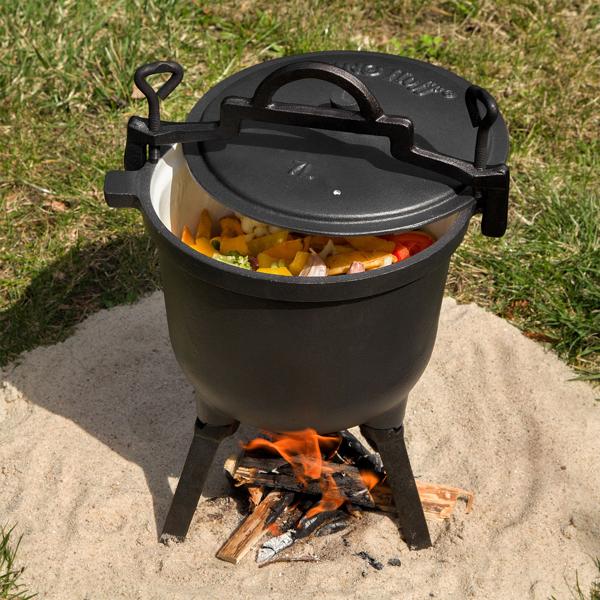 Gusseisen Camping-Kochtopf (7 Liter) - Lagerfeuertopf, schwarz, Deckel für schnelles Dampfkochen - Emaille-Beschichtung - für die Outdoor-Küche