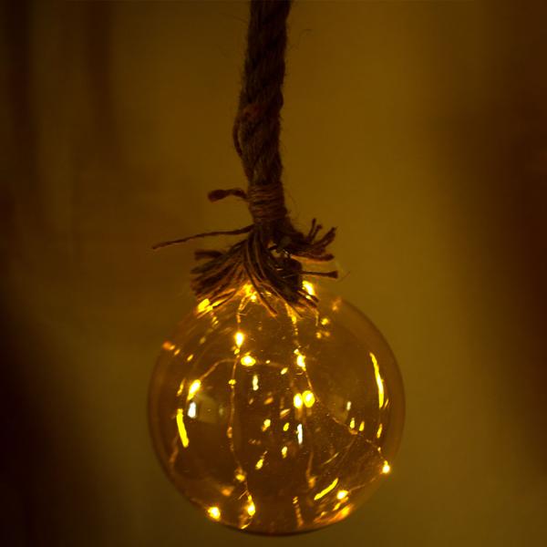 LED-Weihnachtskugel aus Glas - Ø 15 cm, warmweiss mit 15 funkelnden Draht-LEDs - Timer-Funktion für festliche Stimmung - Ideal zum Aufhängen