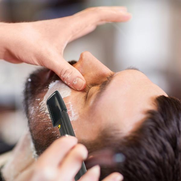 Haarschneider mit ausziehbarem Griff - präziser Barttrimmer, 5 Aufsätze, LED-Leuchte, kabelloser Batteriebetrieb - ideal für unterwegs & Camping