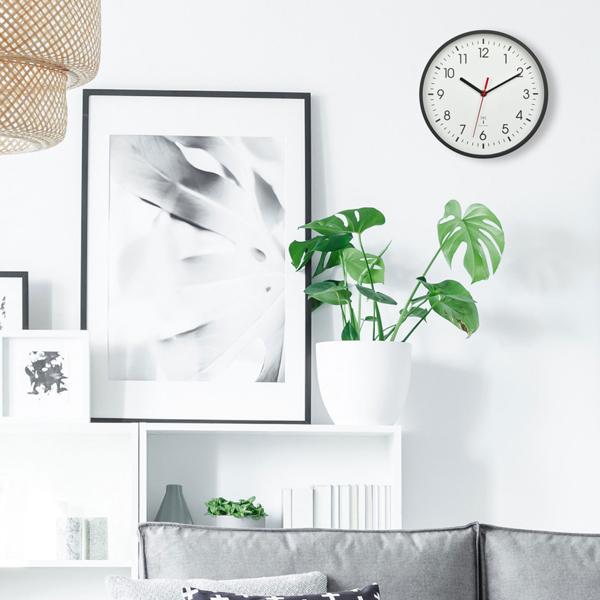 Klassische Funk-Wanduhr, Ø 24,5cm, weiss-schwarz – Analoge Wanduhr mit präzisem Funkwerk, zeitloses Design, gut ablesbar