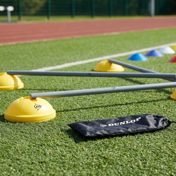 Professionelles 16-teiliges Trainingshürden Set: Für Agility, Schnelligkeit & Sprungkraft, Leicht, robust & vielseitig einsetzbar für Sport & Fitness