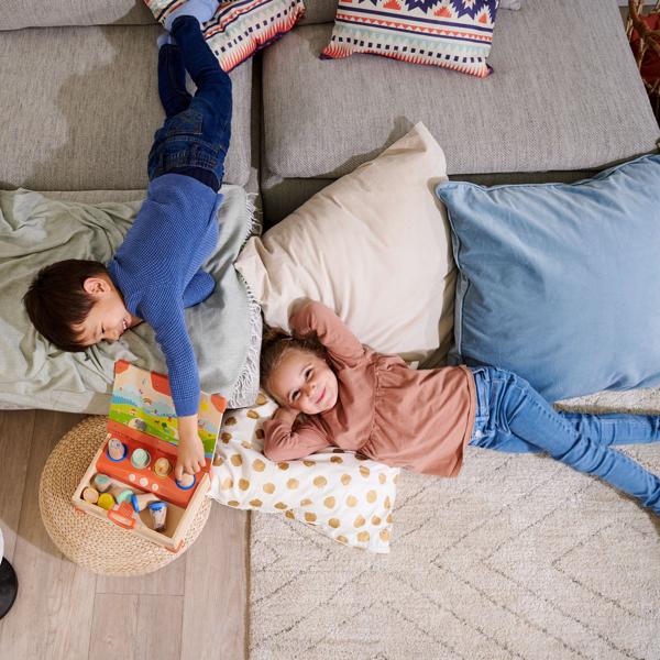 Interaktives LiLUMi Hörbuch mit Holzfiguren: 108 Geschichten, bunt – Fördert Fantasie & Lernen, ideales Spielzeug zum Hören & Mitspielen