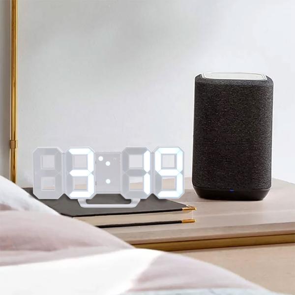 Moderne digitale 3D LED-Tisch- & Wanduhr mit Wecker, 7-Segment-Ziffern, dimmbar, zum Aufstellen oder Aufhängen, 21,5 x 7,3 cm, weiss