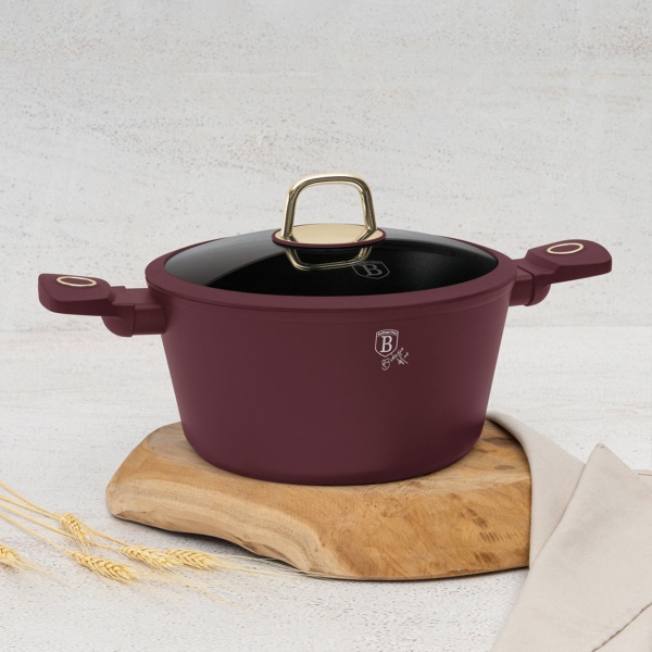 Design Kochset inkl. Untersetzer, Aluminium, 10-teilig, Titan Antihaftbeschichtung, bordeaux, für alle Herdarten geeignet