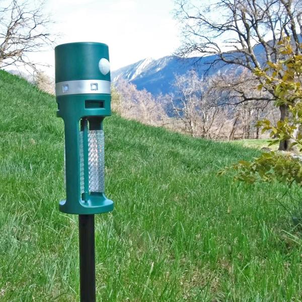 3er-Set Solar Tiervertreiber mit Erdspiess und Bewegungssensor, Ultraschall und Lichtblitz