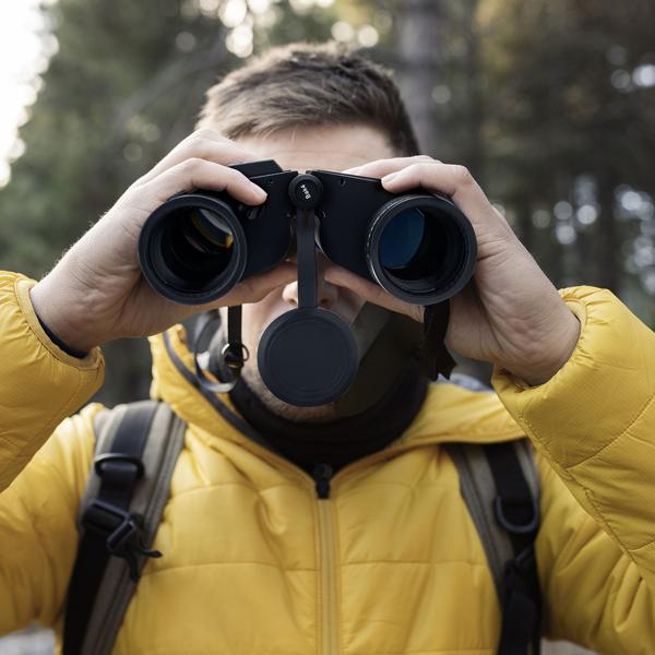 Premium Marine-Fernglas m. OLED-Display, wasserdicht IPX 7, 131 m Sehfeld, Entfernungs- und Grössenberechnung, 360°-Digitalkompass