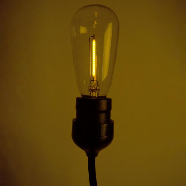 Solar-Lichterkette im Glühbirnen-Design: 10 warmweisse LEDs, 6 m, Dämmerungssensor & IP44-wetterfest. Gemütliche Beleuchtung für Garten & Balkon