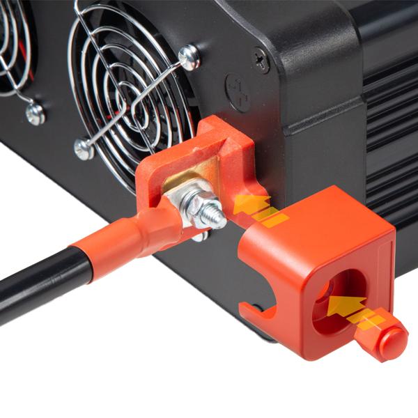 Profi Kfz-Wechselrichter 12V auf 230V mit 2 Steckdosen & USB Quick Charge: Mobile Stromversorgung für unterwegs, Leistungsstark und vielseitig