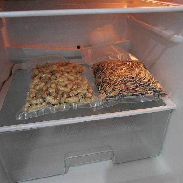 Vakuumiergerät 110 Watt - Effektives Vakuumieren fester & flüssiger Lebensmittel für Sous-Vide & Marinieren - Inkl. 3er-Folienrollen Set