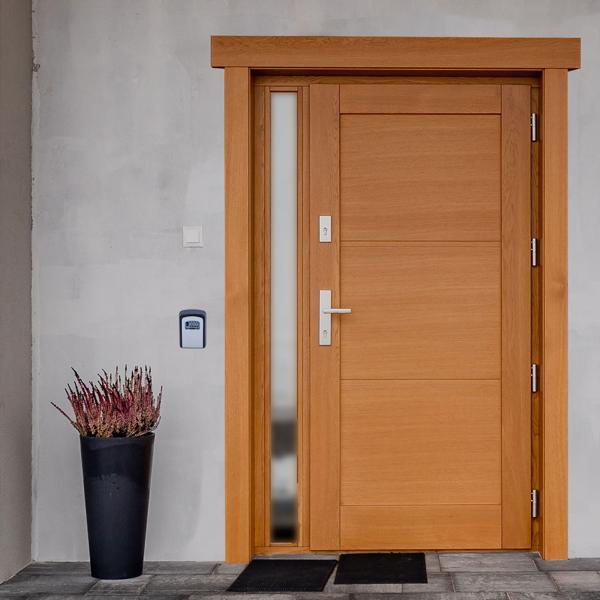 Extra sicherer Mini Schlüssel-Safe mit Zahlenschloss, robustem Aluminium Gehäuse und Schutzklappe - wetterfest für drinnen und draussen