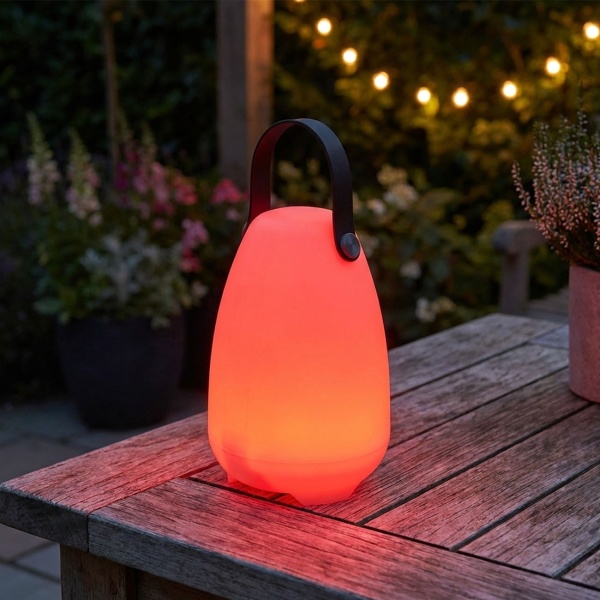 Ambiente-Wunder: Akku-Tischlaterne mit 16 RGB-Farben & Weiss, 20cm – 4 Modi, Fernbedienung, IP44 – Für atmosphärische Beleuchtung