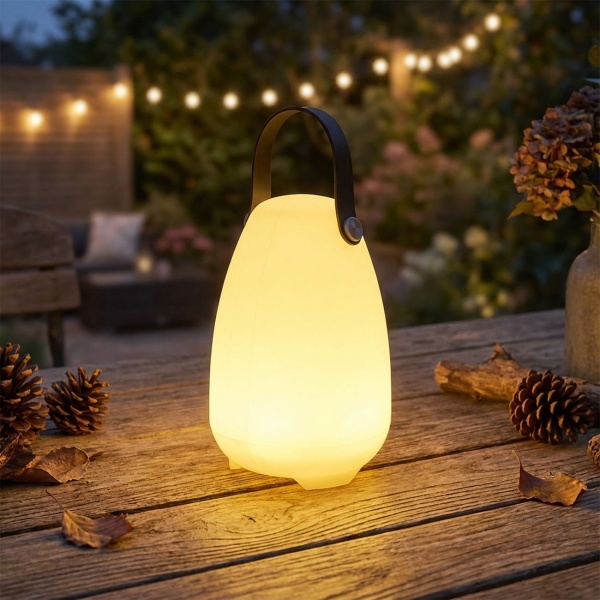 Ambiente-Wunder: Akku-Tischlaterne mit 16 RGB-Farben & Weiss, 20cm – 4 Modi, Fernbedienung, IP44 – Für atmosphärische Beleuchtung