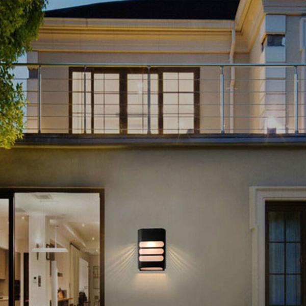 2er-Set Solar-Wandlampe - warmweisses Licht, 8h Leuchtdauer, IP44 Spritzwasserschutz - für Garten, Gehwege & Aussenbereich - Kunststoff, Schwarz