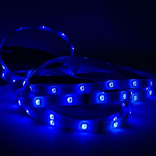 LED Streifen RGB - 5 m dimmbar - IP65 für drinnen & draussen - 150 SMD5050 LEDs, 4 Lichteffekte, Fernbedienung, 12W - Stimmungsvolle Hintergrundbeleuchtung