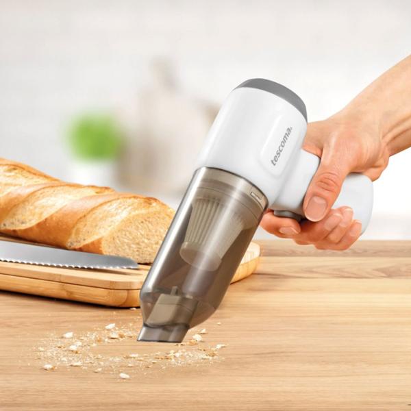 Kabelloser Akku-Handstaubsauger (weiss): kompakt 21 x 15,5 cm, inkl. Düsenaufsätze - flexibel für Auto, Haushalt & mehr