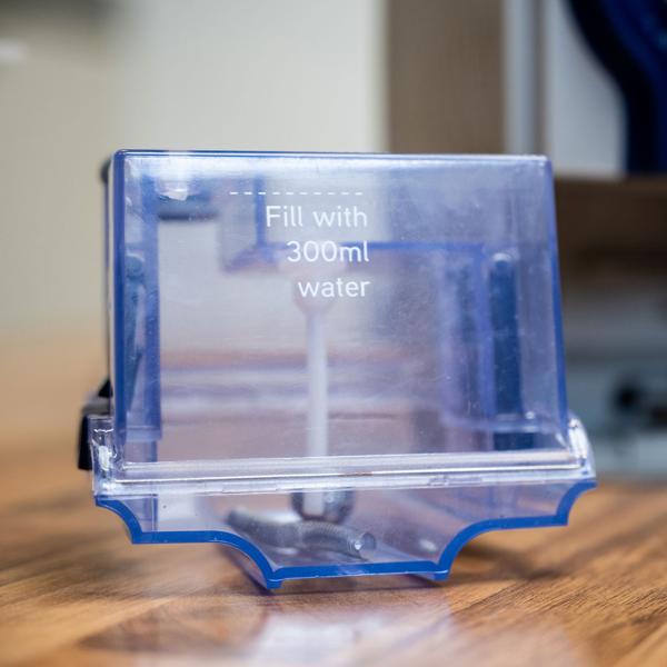 2-in-1 Dampfreiniger & Dampfmopp (1600W, weiss-blau) – Gründliche, porentiefe Reinigung ohne Chemie – Ideal für alle Böden & Oberflächen