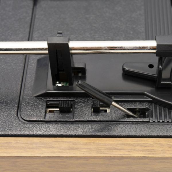 Retro-Plattenspieler mit Bluetooth: Digitalisier-Funktion & integrierte Lautsprecher. Stilvoller Schallplattenspieler für modernen Vinyl-Genuss