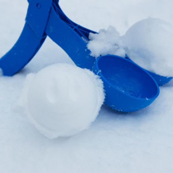 2er-Set Doppel-Schneeballformer - kreiert 2 perfekte Schneebälle gleichzeitig - Kunststoff blau, 36x15x8cm - für Winterspass & Schneeballschlachten