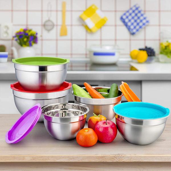 Rührschüssel-Set Edelstahl mit Silikondeckel, 5 Grössen - Ideal zum Kochen, Backen & Servieren - Stapelbar, spülmaschinenfest & rostfrei - Frischhaltedosen