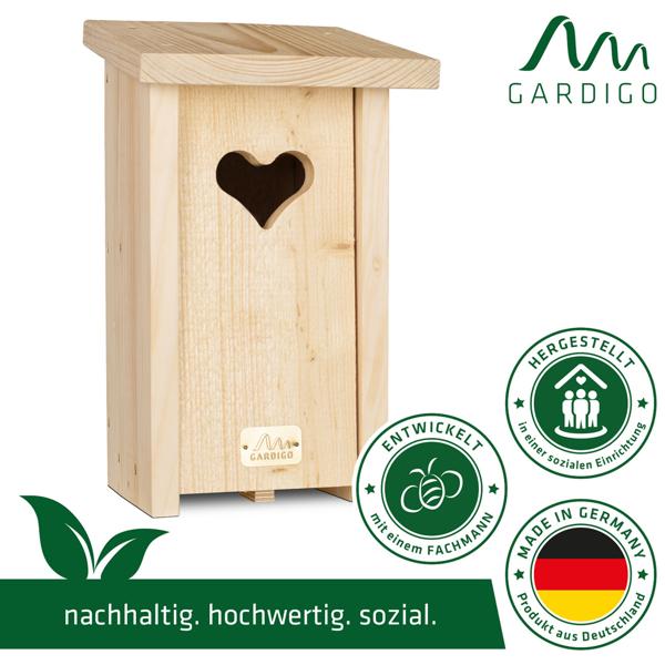 Nistkasten mit herzförmigen Einflugloch, massives Fichtenholz, mit viel Liebe zum Detail gefertigt, Ideal für Spatzen, Kleiber und Trauerschnäpper